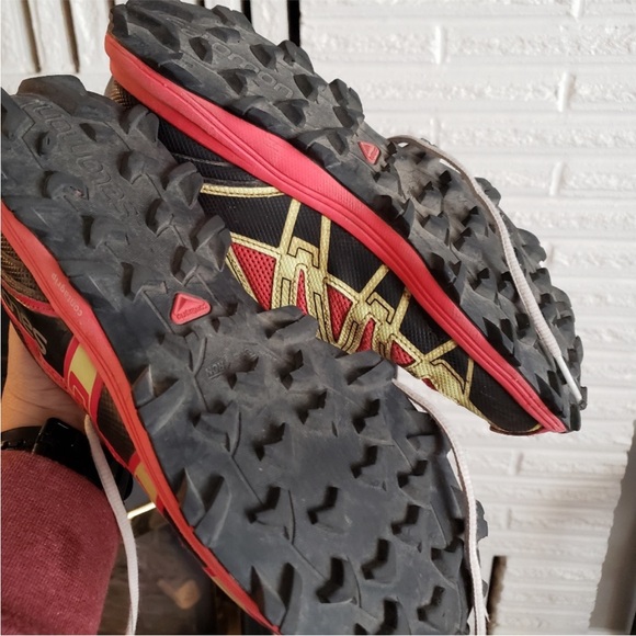 Solomon red trail running shoe - Picture 5 of 5